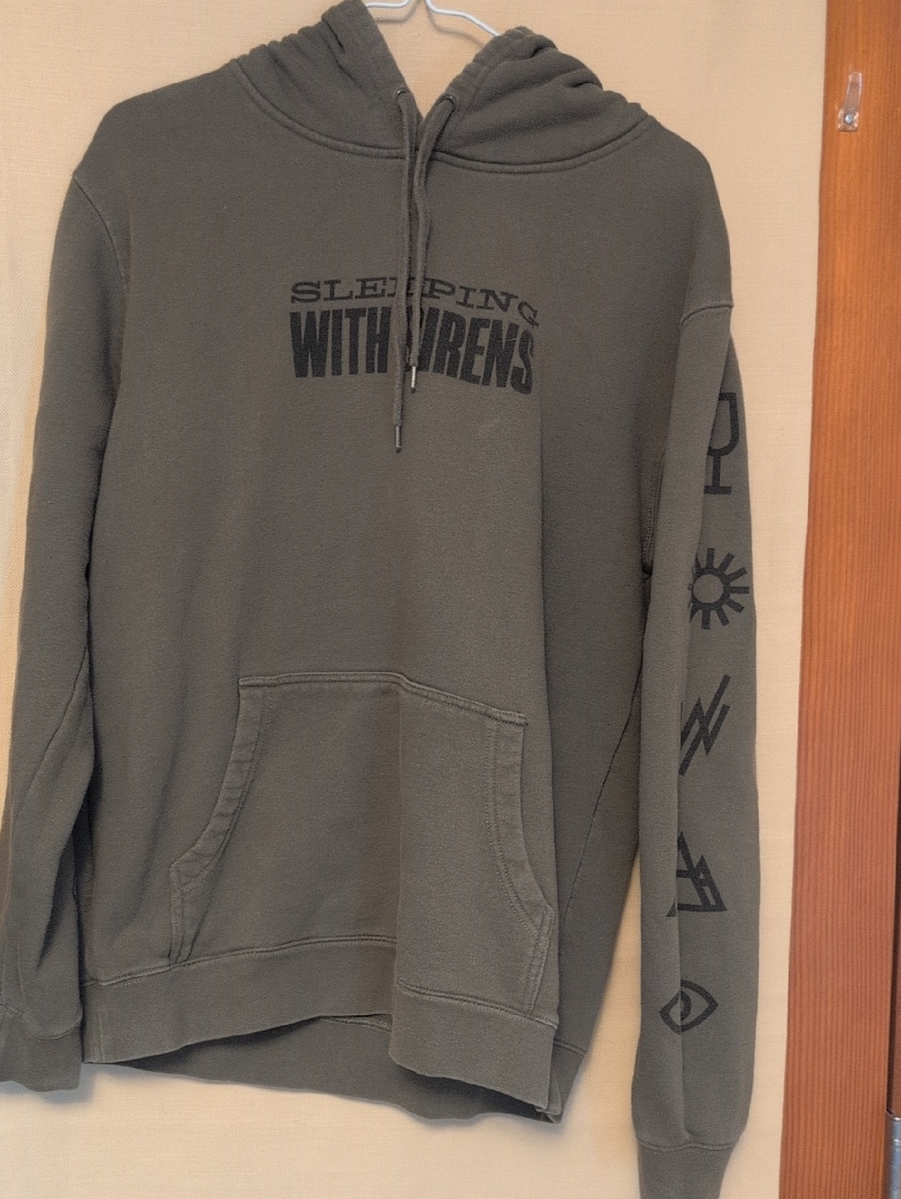 Sleeping With Sirens Rock Band Olive Green Graphic Spell Out Hoodie Size Large